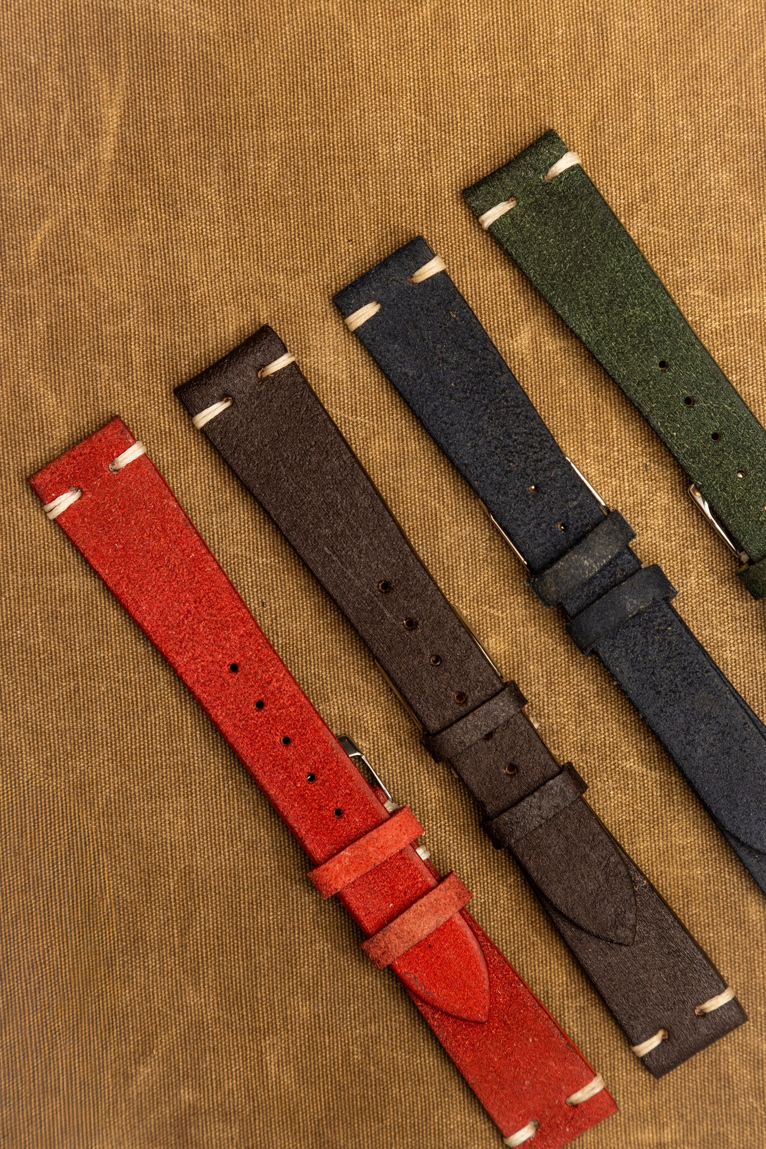 COLLEZIONE CROSTA SEMPLICE TINTA A MANO