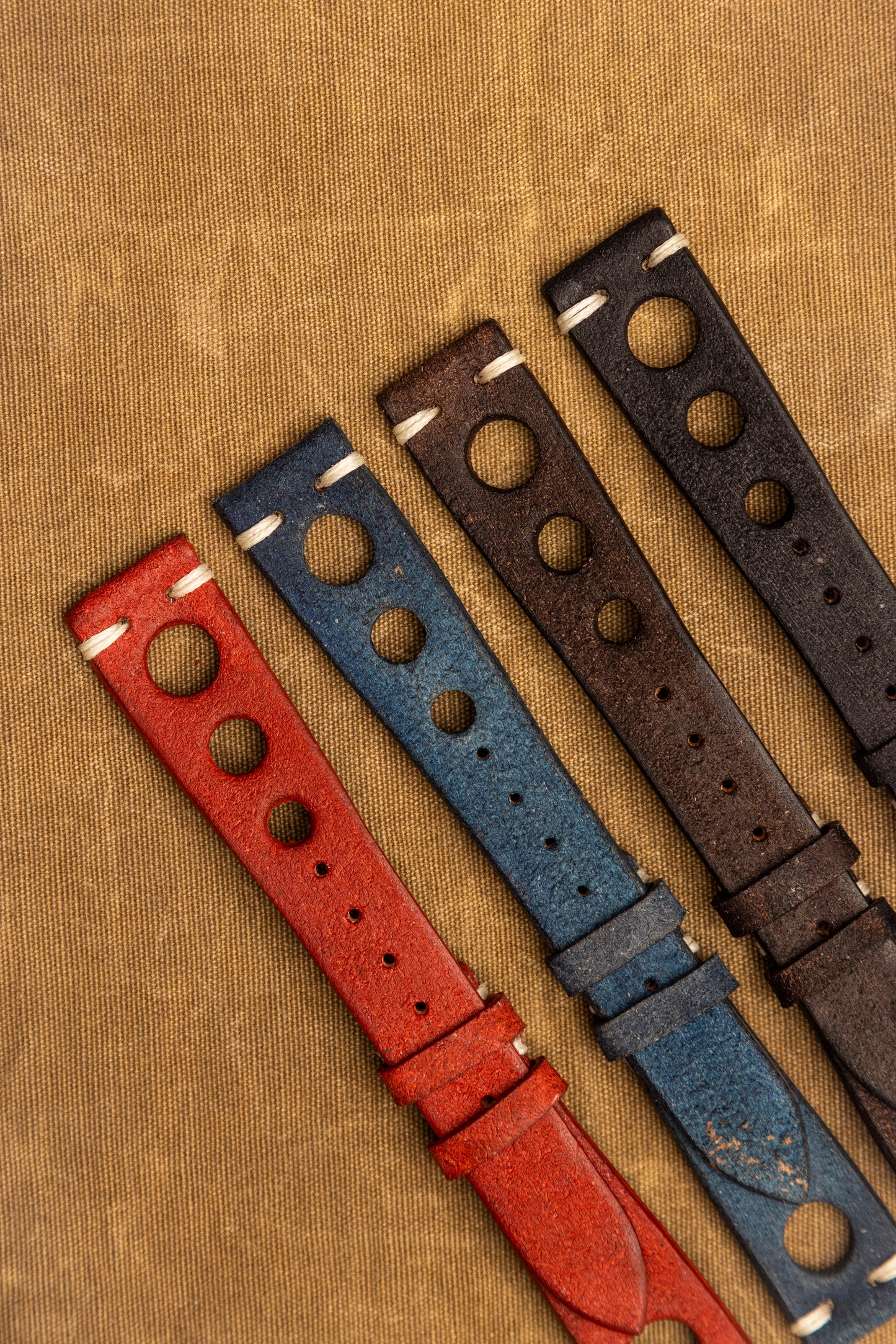 Cinturino "Racing" in Crosta tinta a mano - Blue