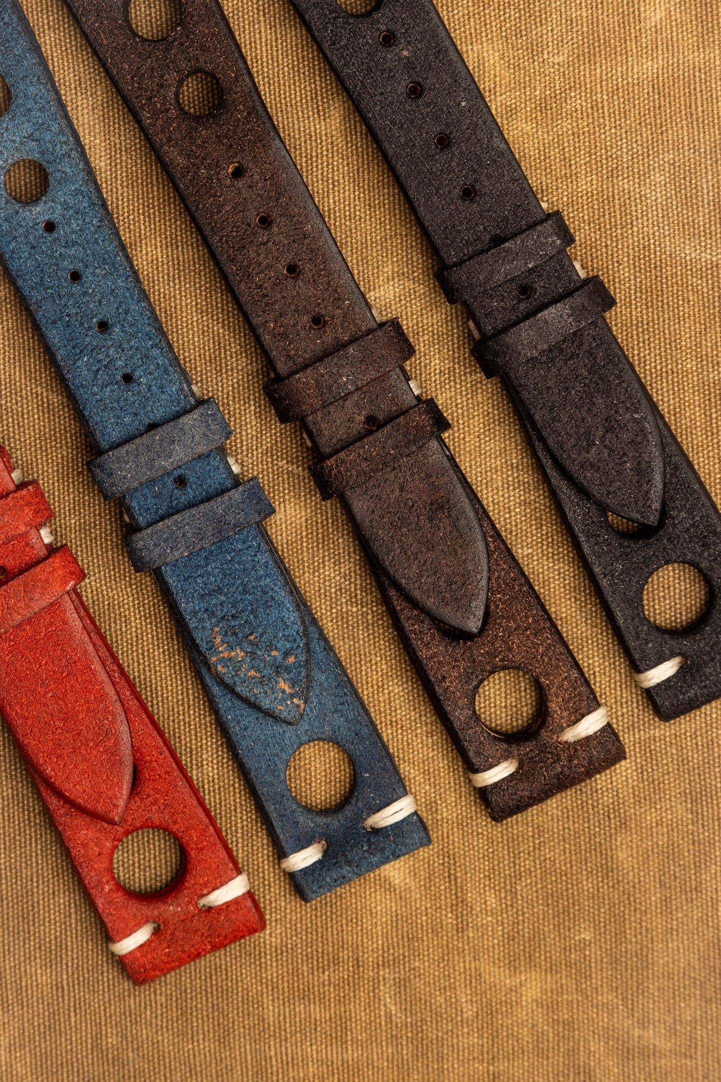 Cinturino "Racing" in Crosta tinta a mano - Blue