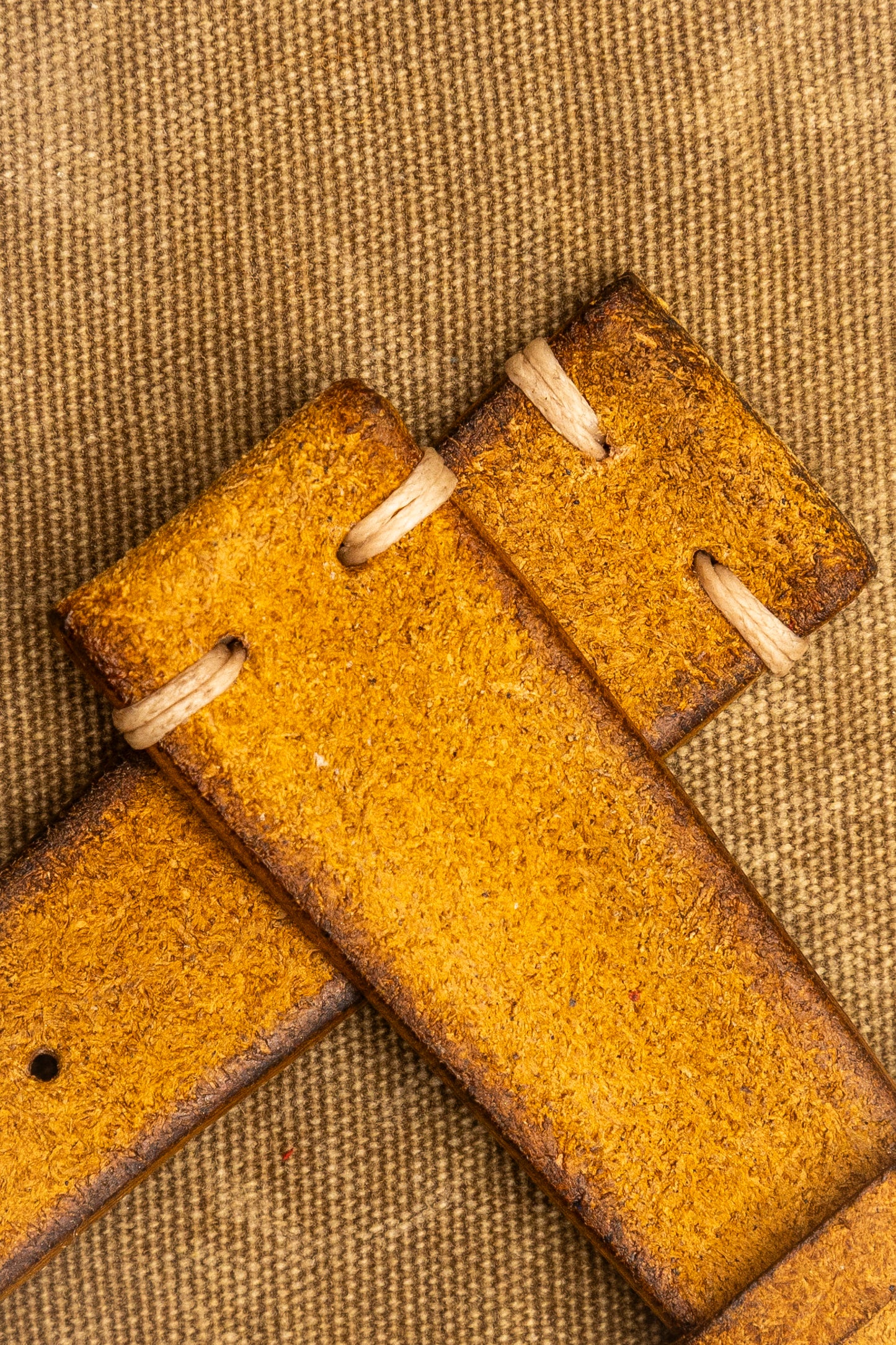 Cinturino "Crosta Vintage" tinto a mano - Giallo
