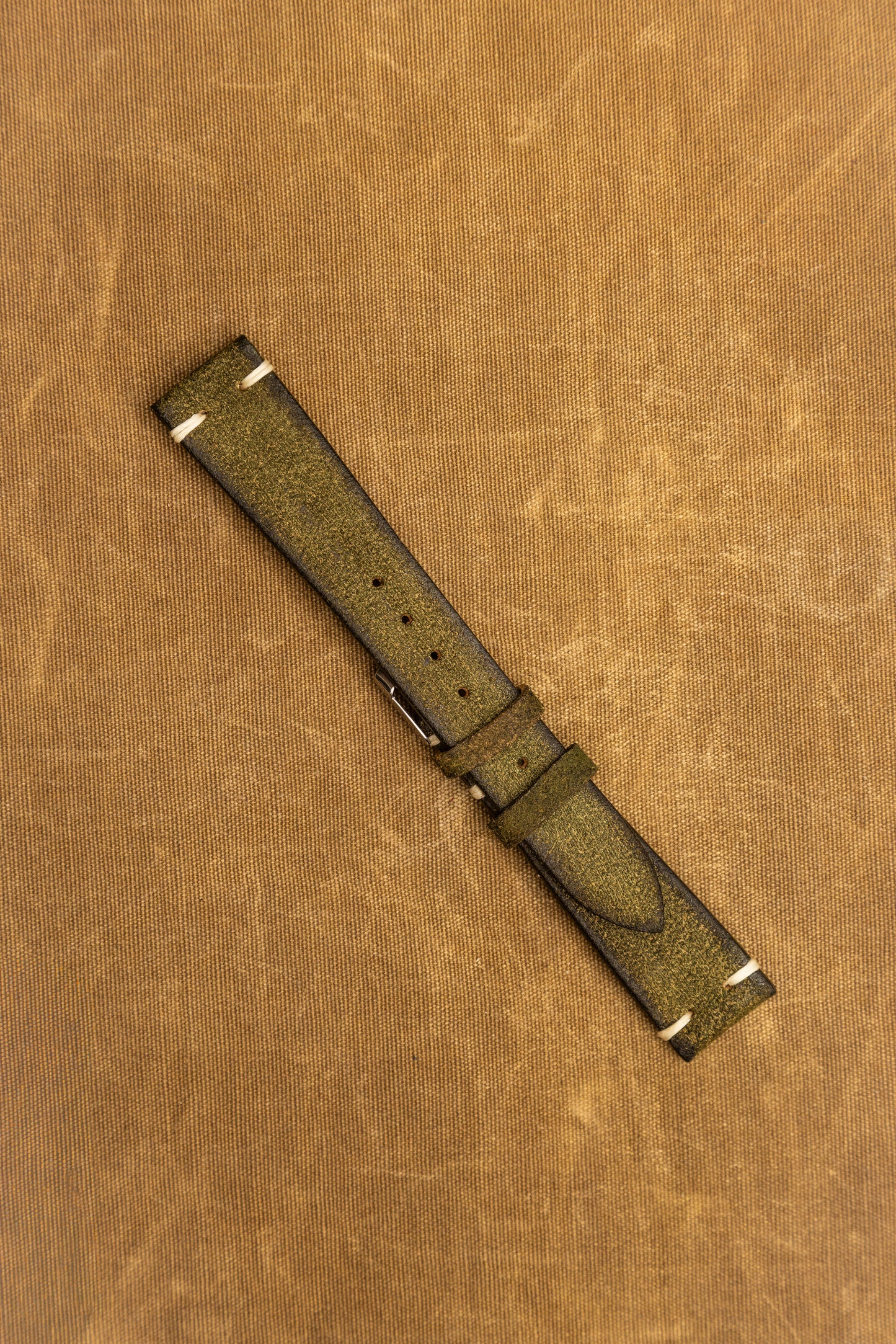 Cinturino "Crosta Vintage" tinto a mano - Verde Militare