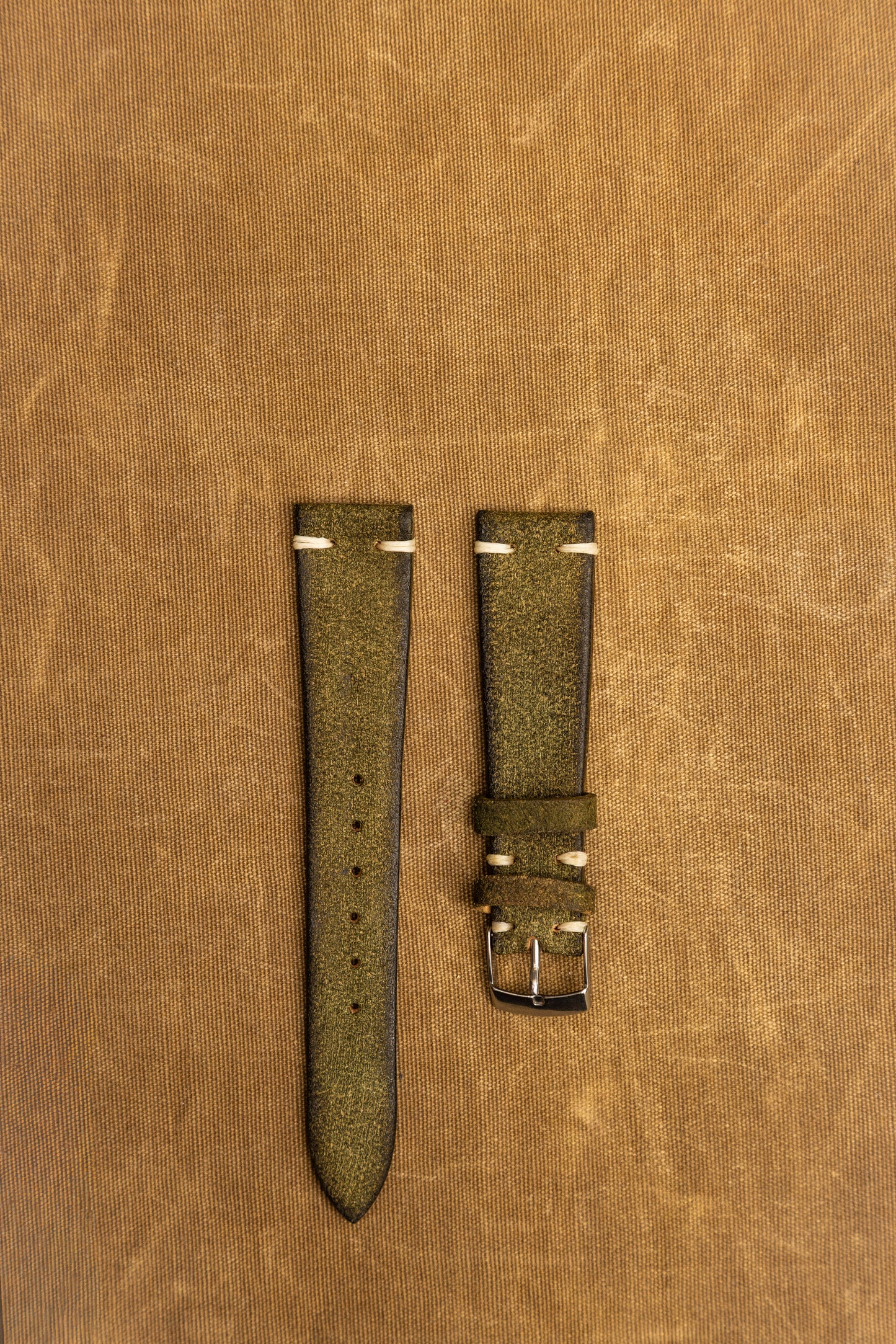 Cinturino "Crosta Vintage" tinto a mano - Verde Militare