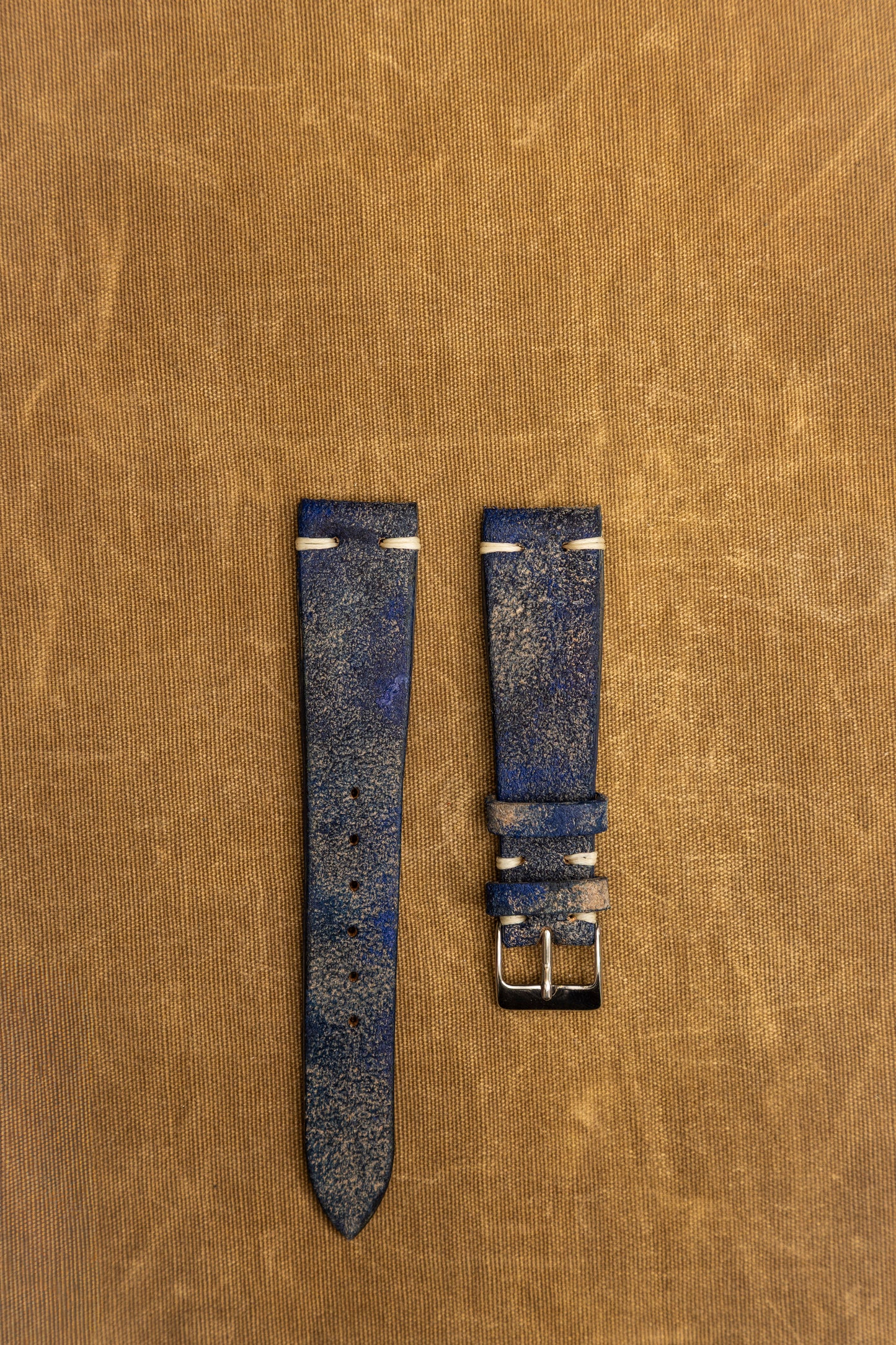 Cinturino "Tamponato" in Crosta tinto a mano - Blue