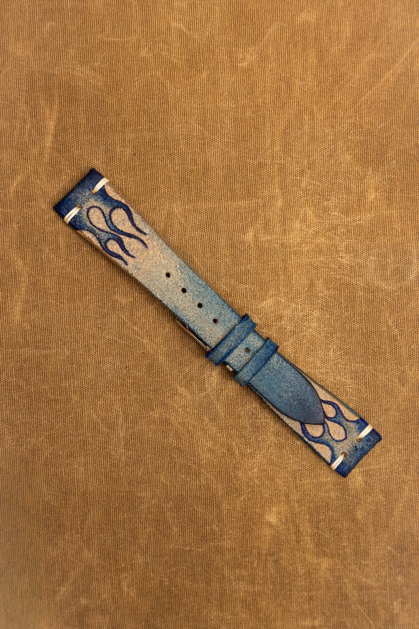 Cinturino "Fiamme" in Crosta tinto a mano - Blue\Grigio