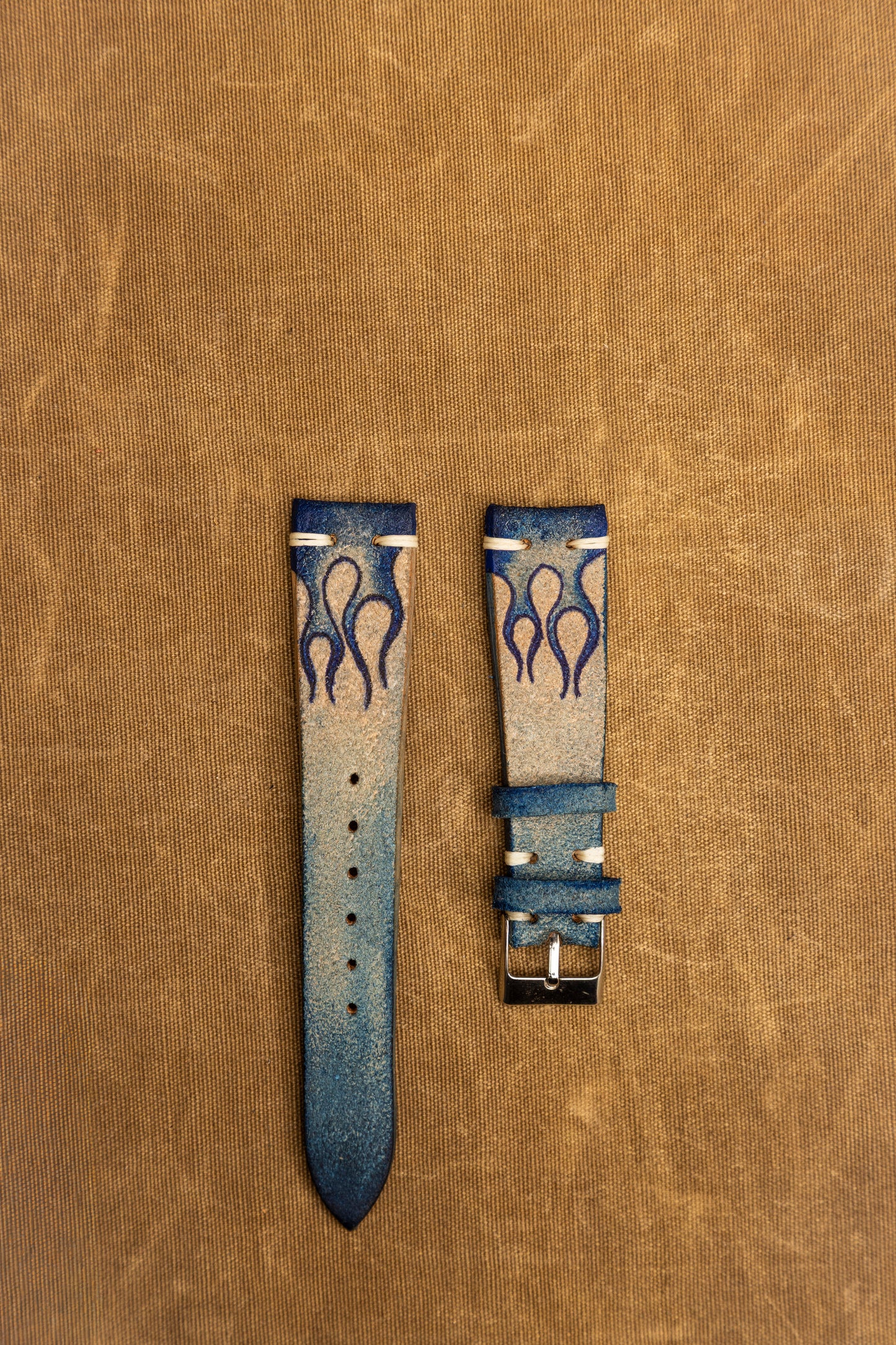 Cinturino "Fiamme" in Crosta tinto a mano - Blue\Grigio
