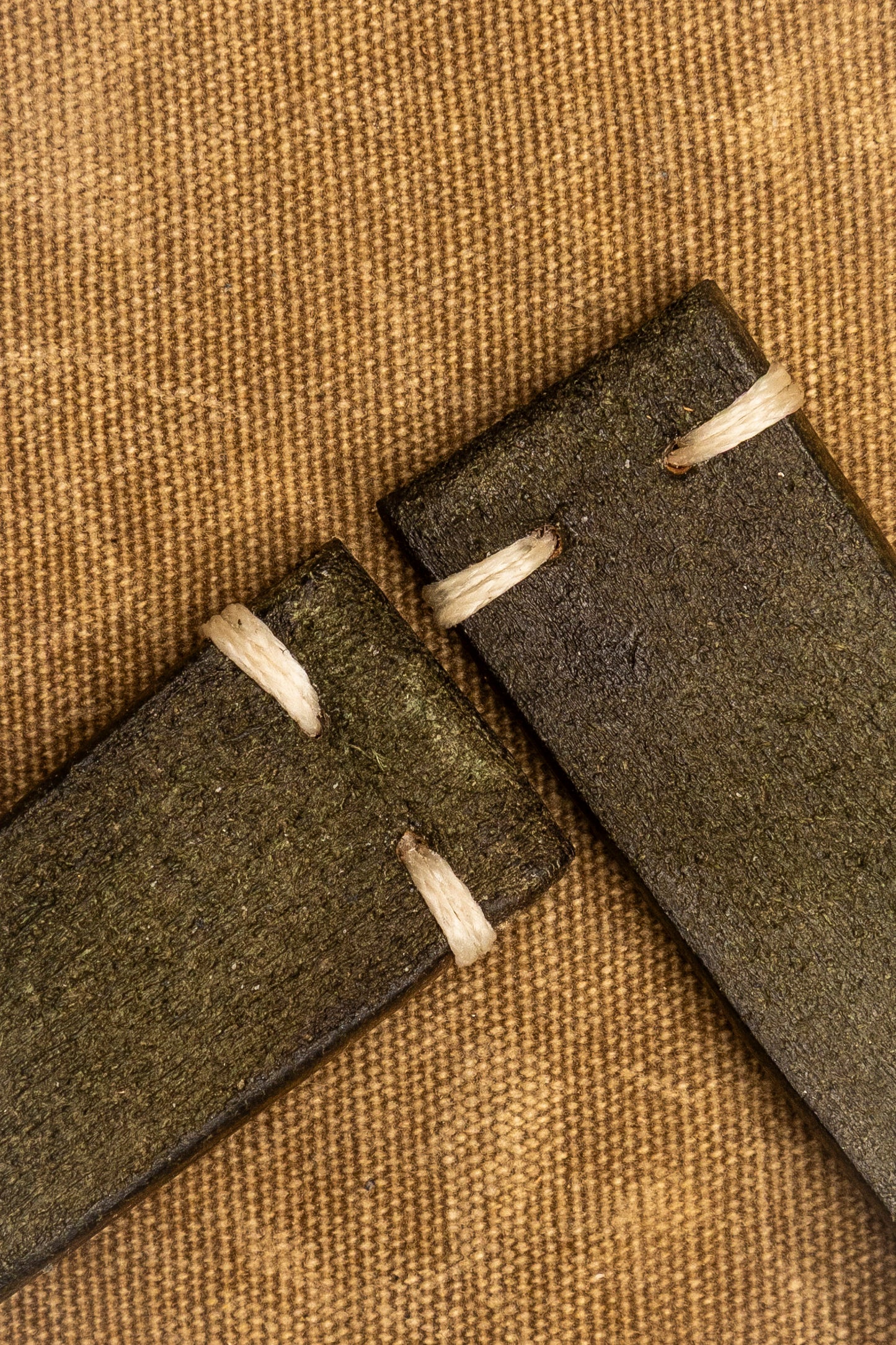 Cinturino "Crosta Semplice" tinto a mano - Verde Oliva